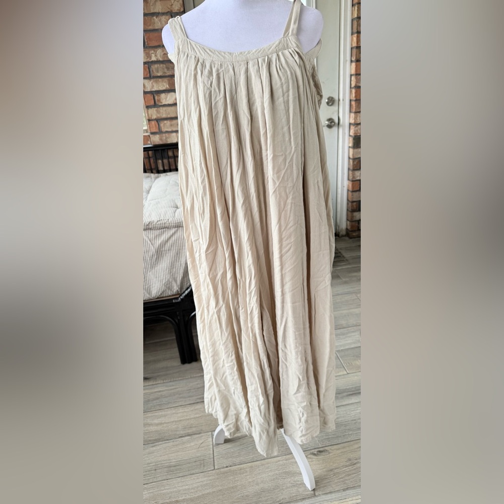 Super comfy romper size medium Beige